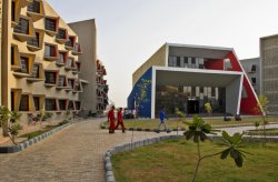 Студенческий эко-хостел The Street от Sanjay Puri Architects, Индия