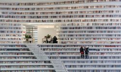 Футуристическое здание библиотеки с непрерывными книжными полками от MVRDV, Китай